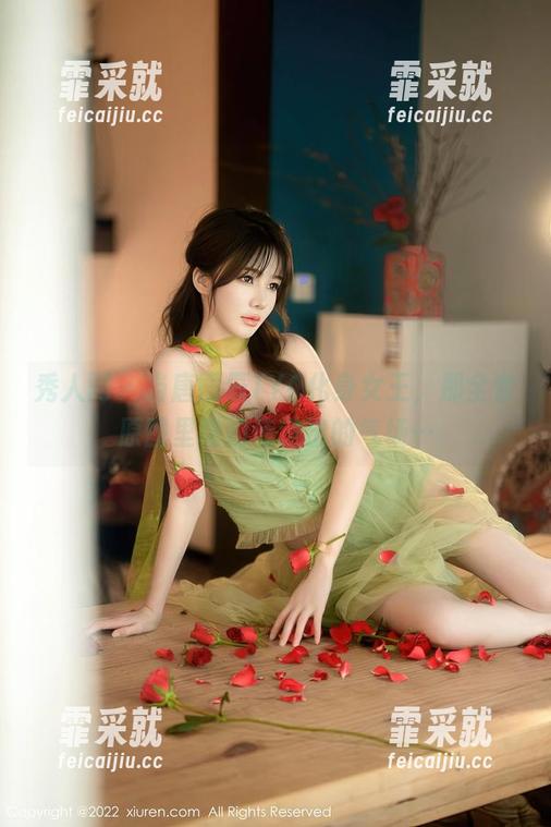 秀人网-唐雨辰TYC 秀人网 - 当唐雨辰TYC化身女王,那全套原图里隐约传递出的气场…