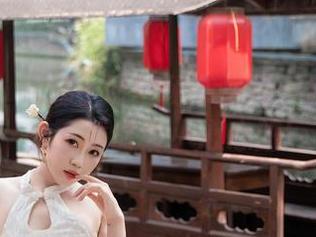 秀人网 – 娜娜子呀的秘书风格：原图直拍，下载时请小心心脏!