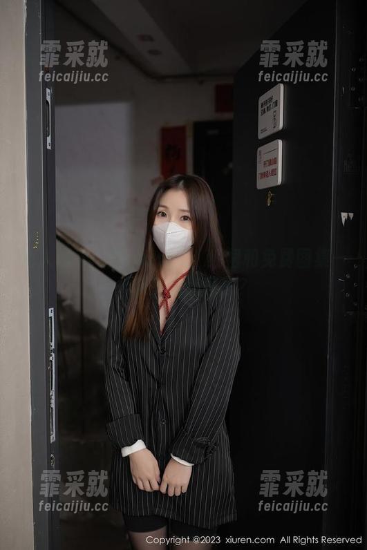 秀人网-媃柔rourou 秀人网 - 媃柔rourou、红裙和免费图集——似乎有点意思?