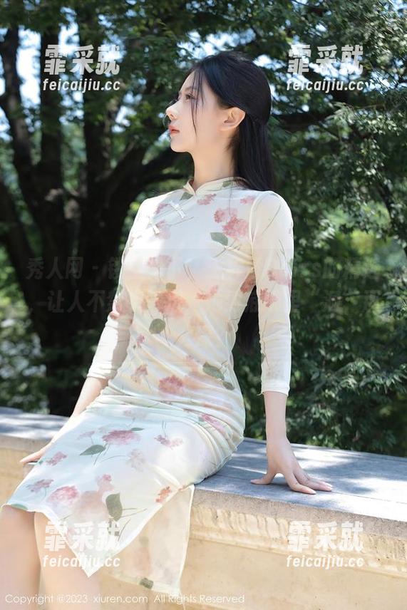 秀人网-王梓童Doirs 秀人网 - 镂空之下,王梓童Doirs的精选,让人不禁想知道,她到底哪里“洞”那么深?