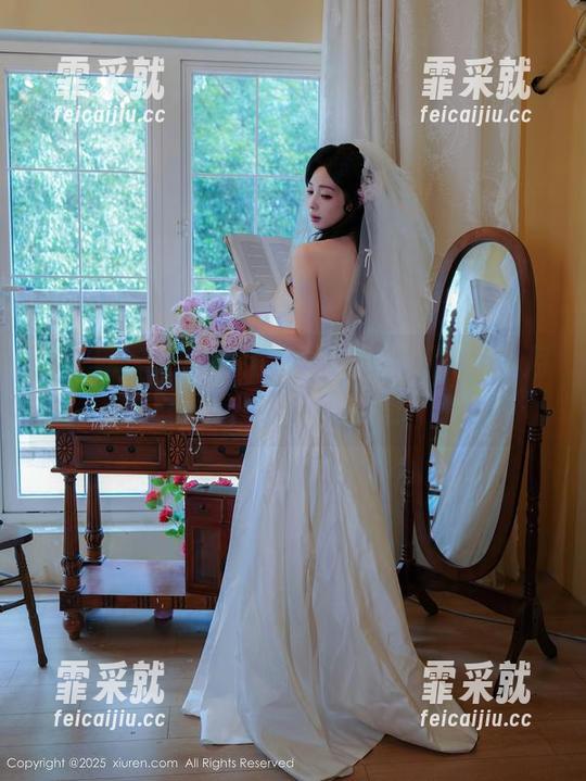 秀人网-绯月樱 秀人网 - 高叉吊裙?不,我更想叫它绯月樱的魔性私房图集!