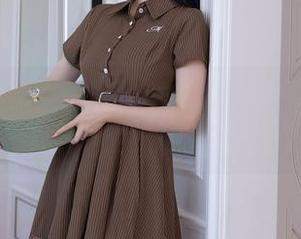 秀人网 – 吊带魔法的陈芊儿合集：谁说衣服只能穿着？