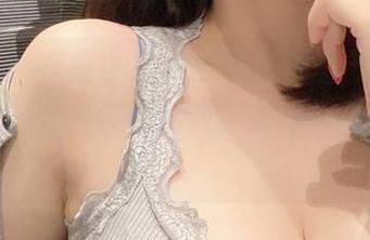 微密圈 – 在童小芯的吊带黑丝里，图片分享到底是风骚还是精致，来跟我探讨一下！