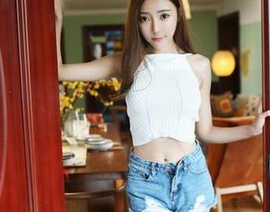 美媛馆 – 王馨瑶私拍秘籍：为什么我每次看她的粉色图包都有想买粉色衣服的冲动？