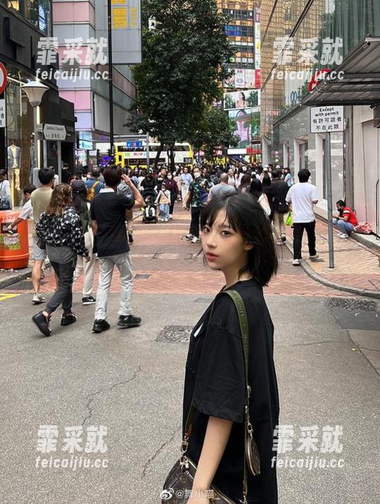 舞小喵 别问别问,舞小喵的奶牛写真集分享就是这么不走寻常路!