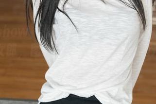 花漾show – 媛媛酱belle：今天就做一只兔女郎，图包分享给你，尽管抛开节操吧