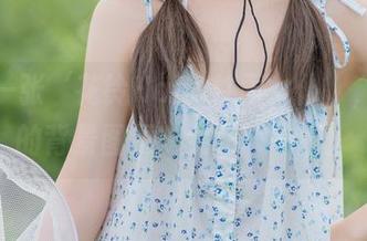 下载一张‘花铃Hana甘雨女仆’，让你的背景图更‘女仆’一点！