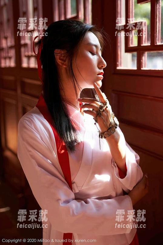 蜜桃社 - 不知道为什么看了陌子Mandy这高清原图，心里有点小紧张，是“秘密”引起的？