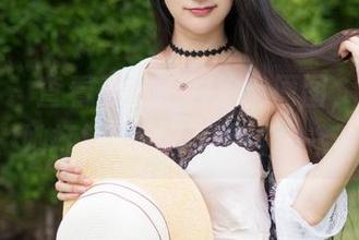 魅妍社 – 查看王婉悠的护士原图，想知道她打针时会不会温柔一点